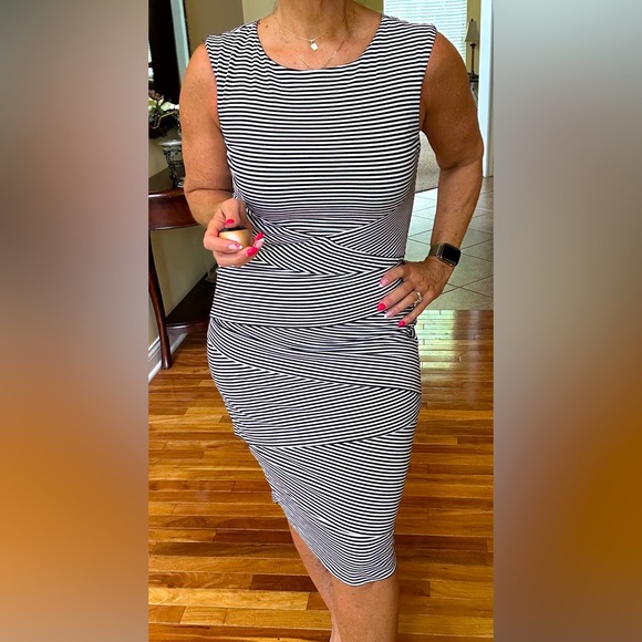 White House black market dress - Picture 2 of 6